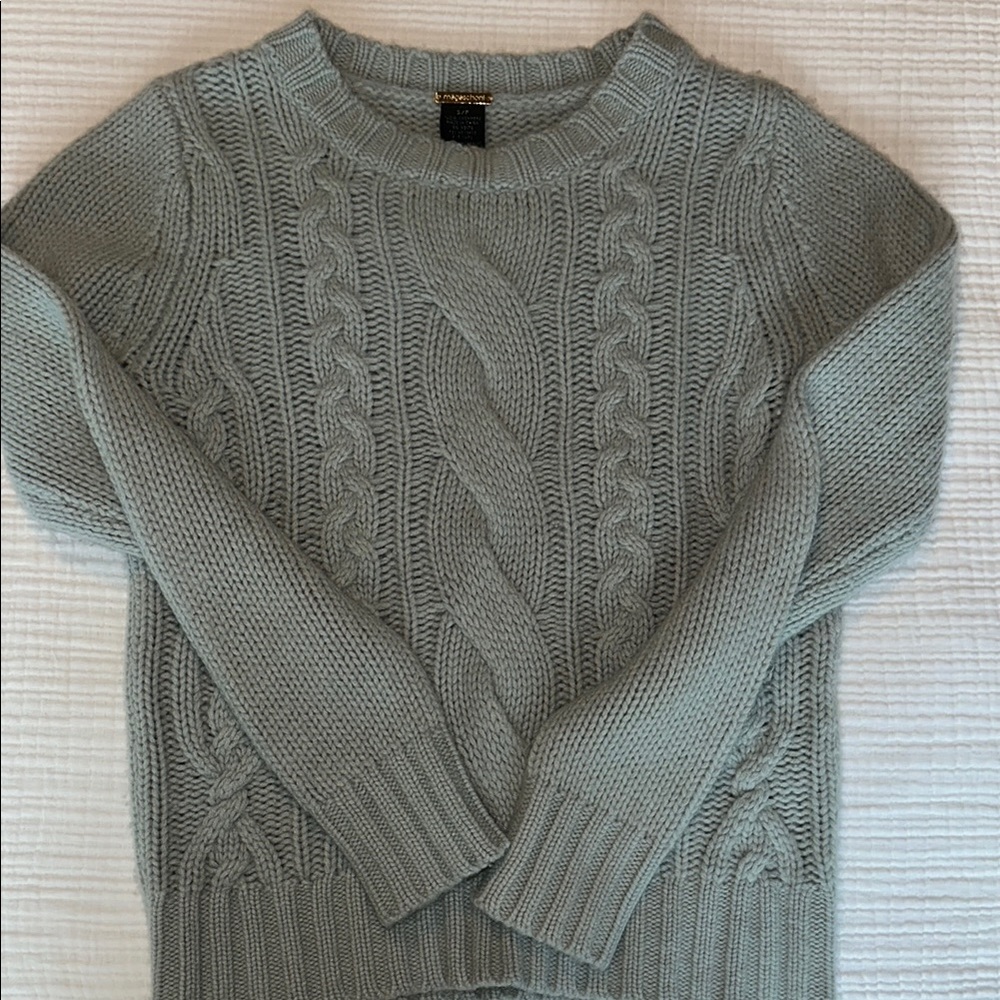 Classic Cable Knit Sweater - Gray